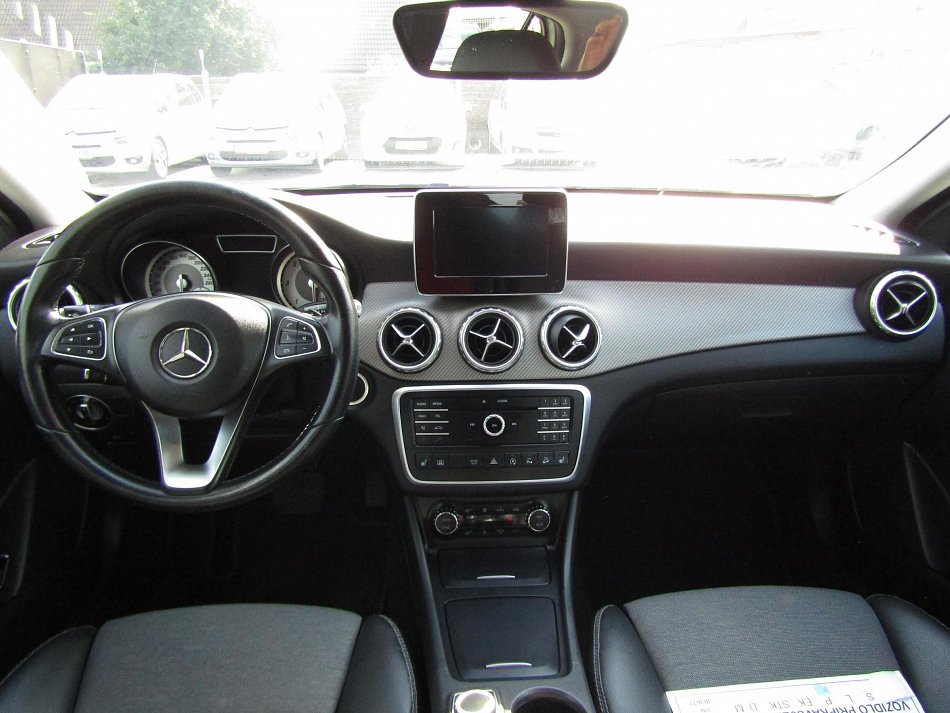 Mercedes-Benz GLA 2.2CDi  200 D 4MATIC