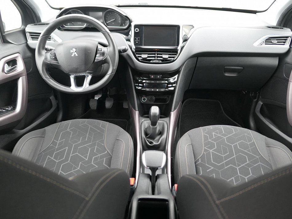 Peugeot 2008 1.2i 