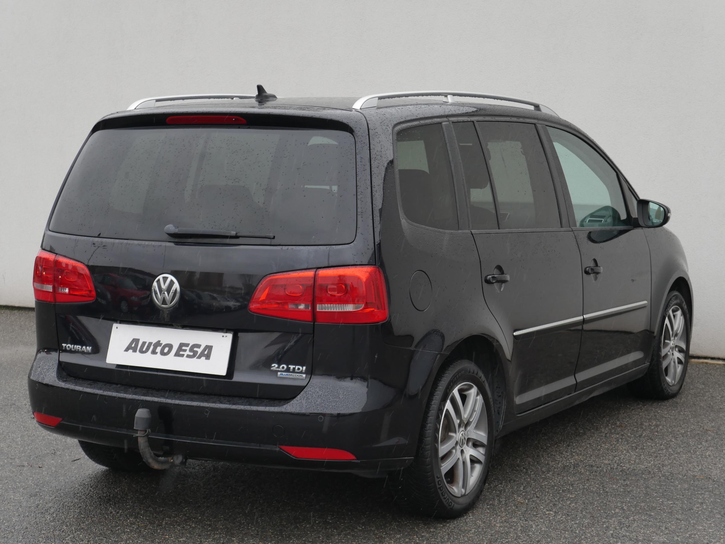 Volkswagen Touran, 2012 - pohled č. 4