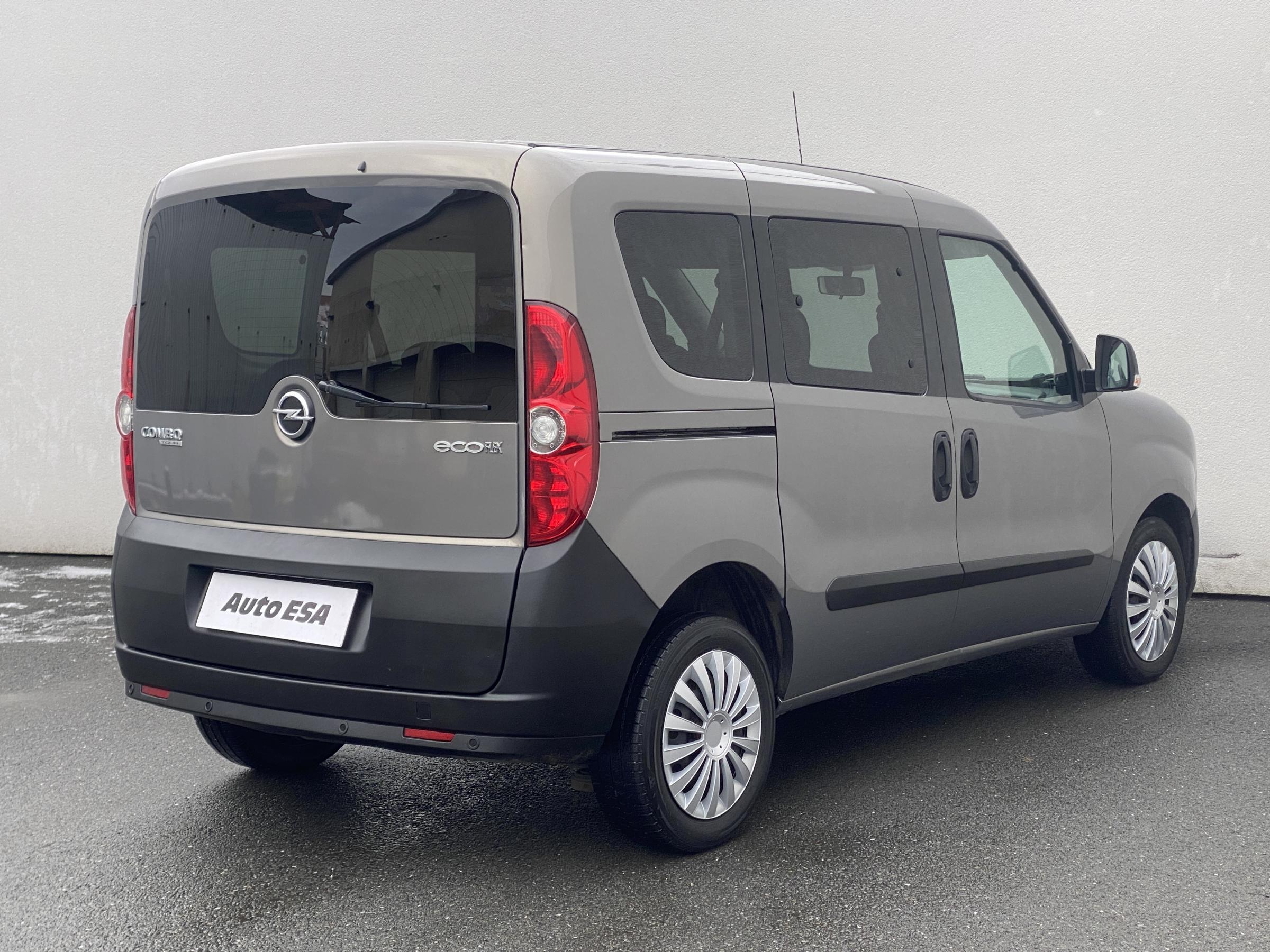 Opel Combo, 2015 - pohled č. 4