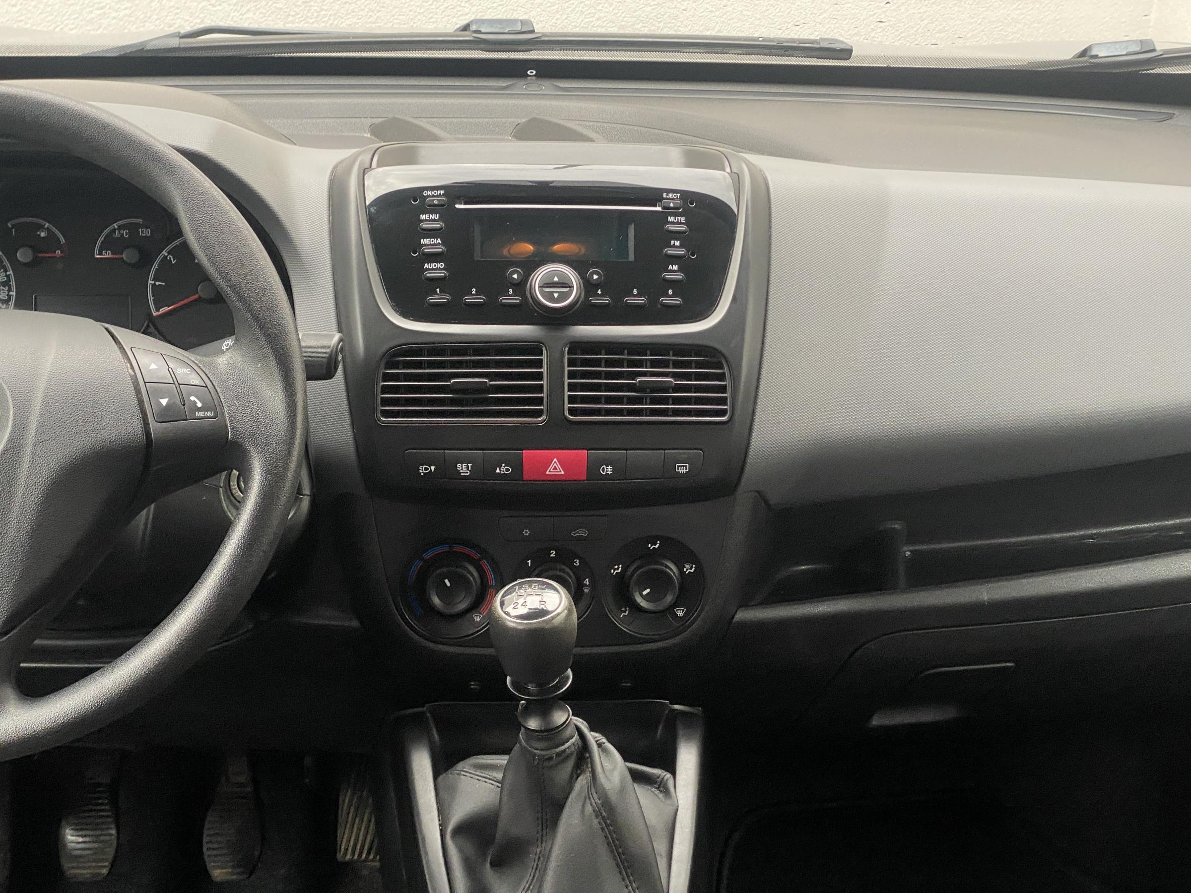 Opel Combo, 2015 - pohled č. 9