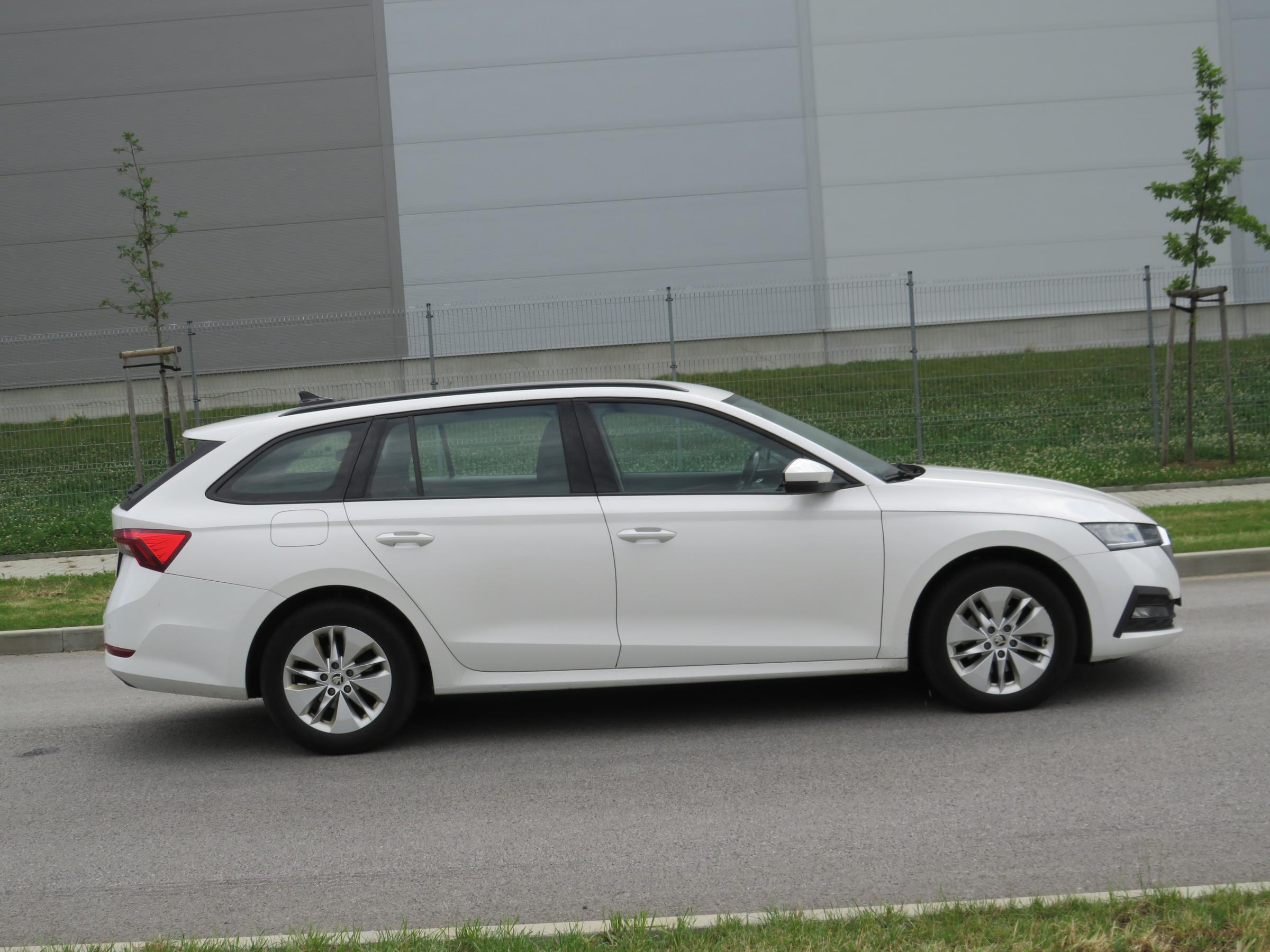 Škoda Octavia IV, 2020 - pohled č. 4