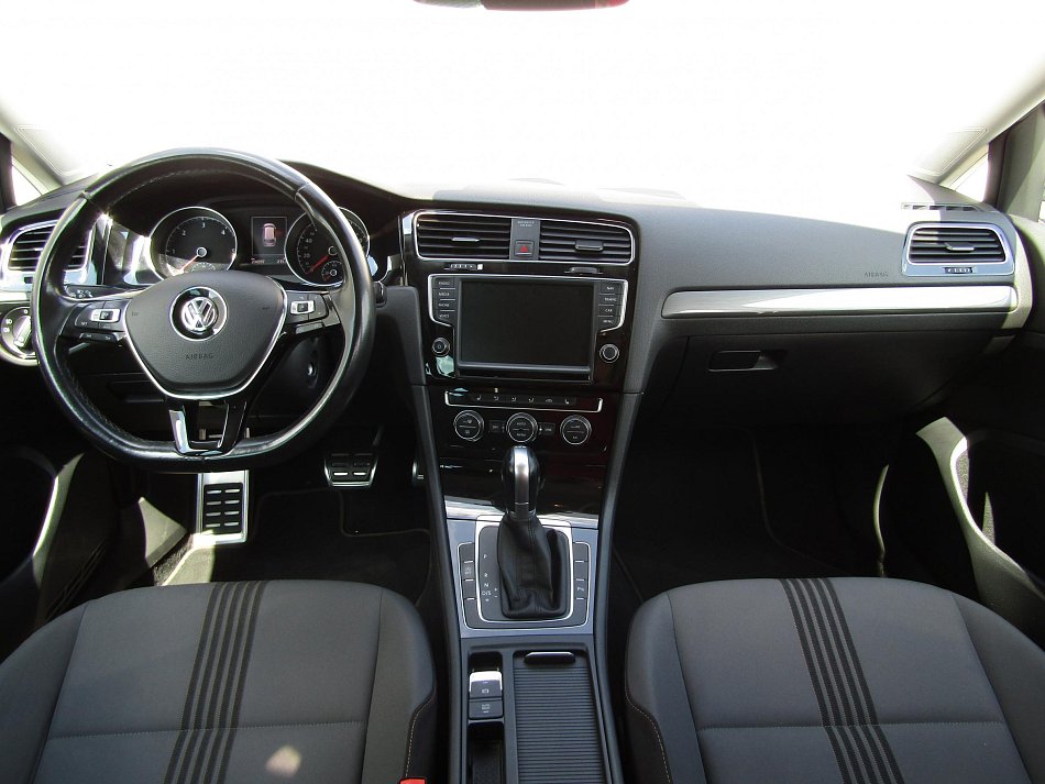 Volkswagen Golf 2.0 TDi 