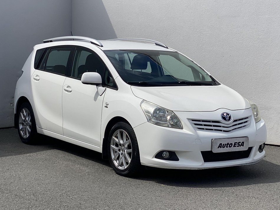 Toyota Verso 2.2