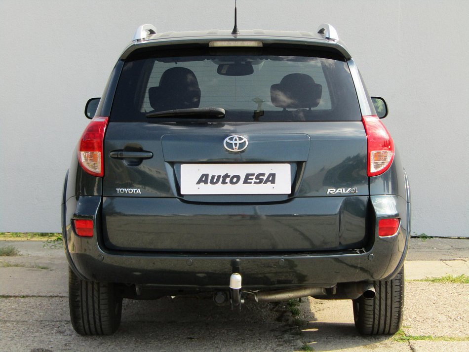 Toyota RAV4 2.2 D 