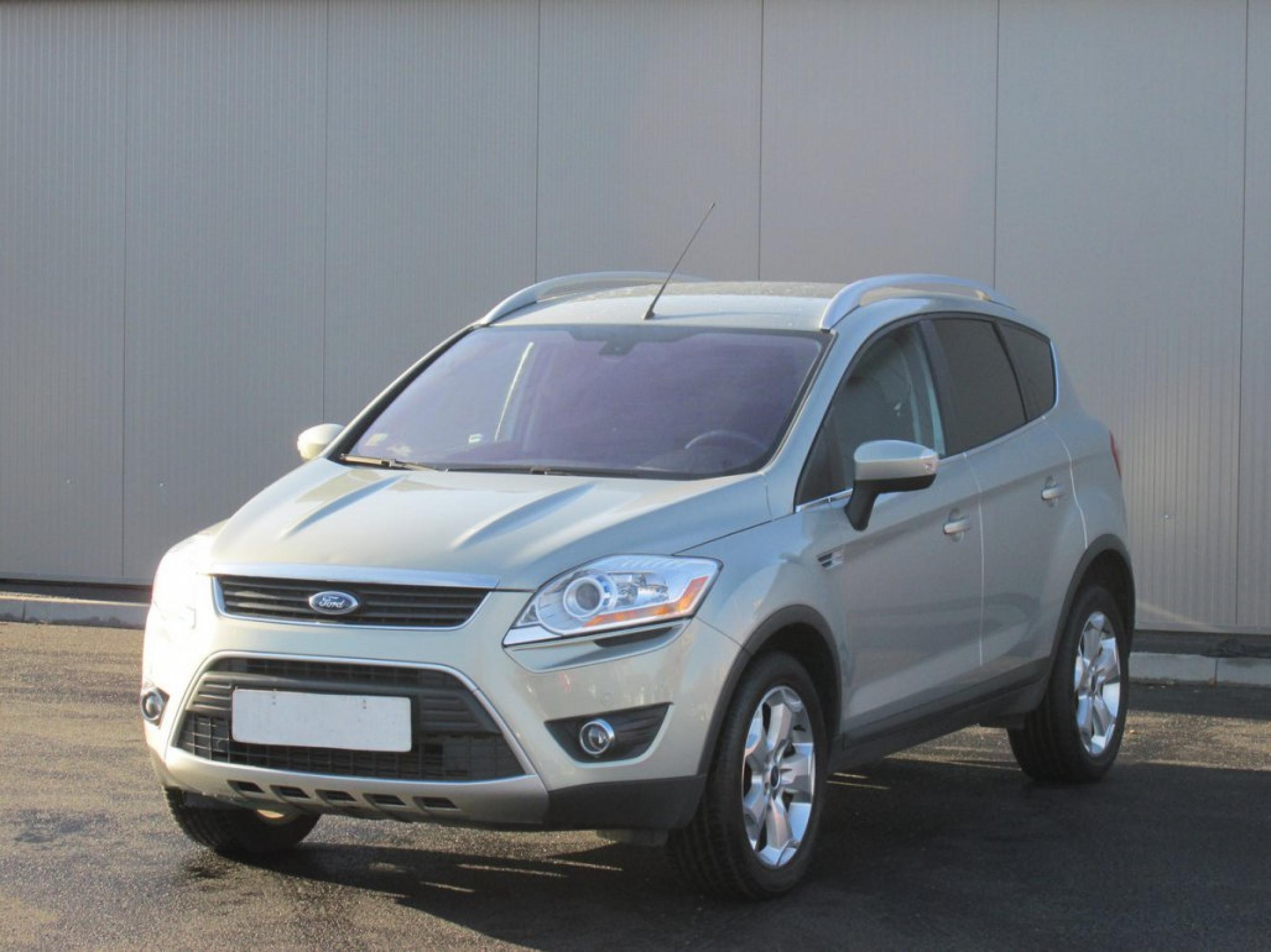 Ford Kuga, 2012 - pohled č. 3