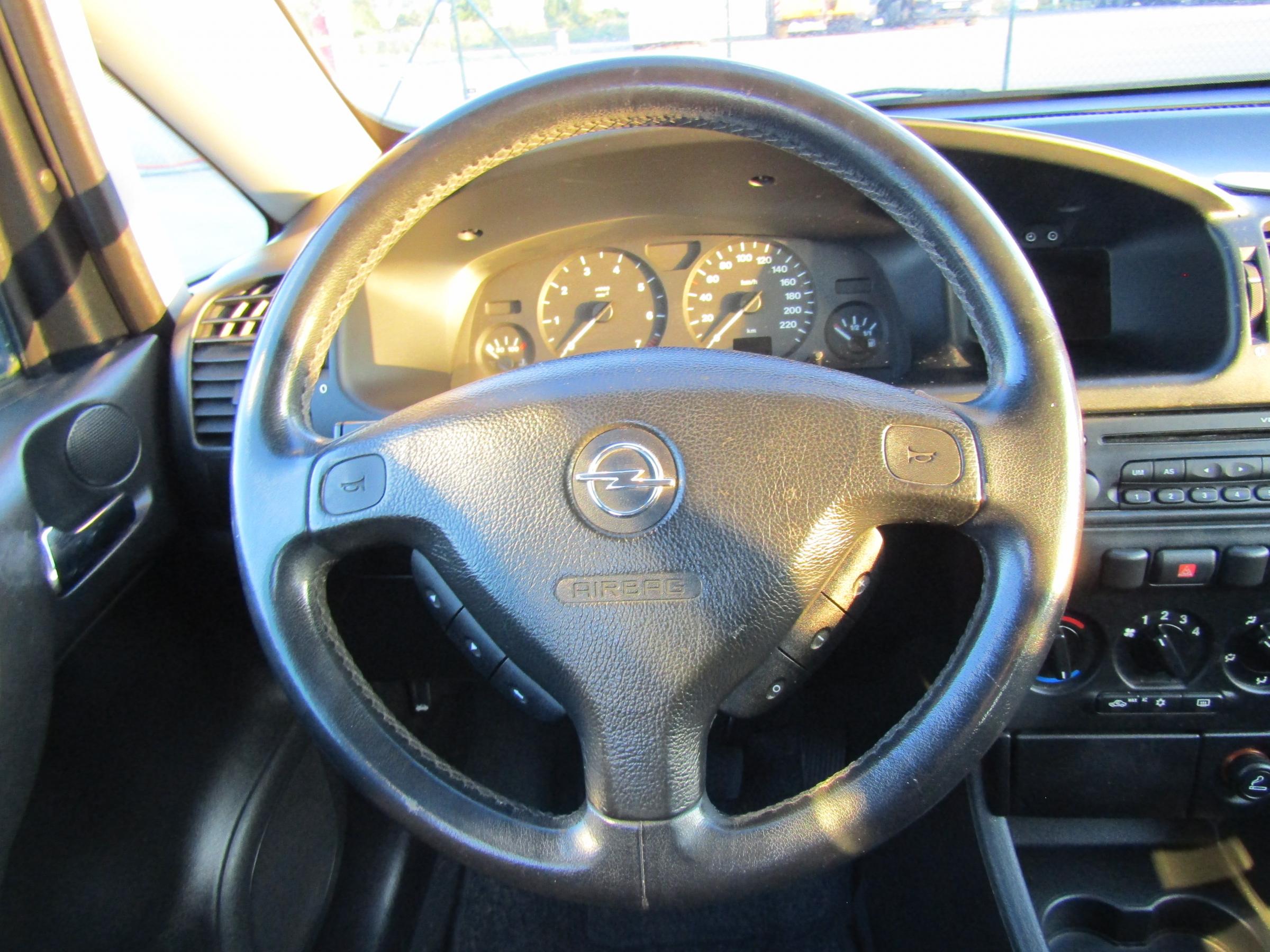 Opel Zafira, 2002 - pohled č. 12