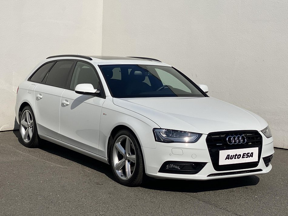 Audi A4 2.0 TDi S-line Quattro