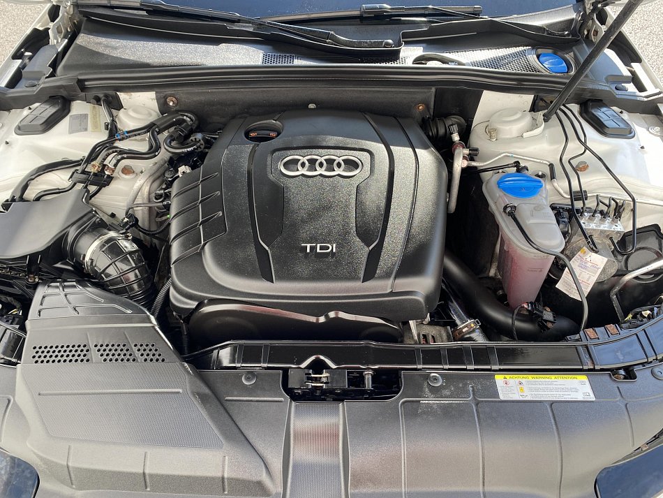 Audi A4 2.0 TDi S-line Quattro