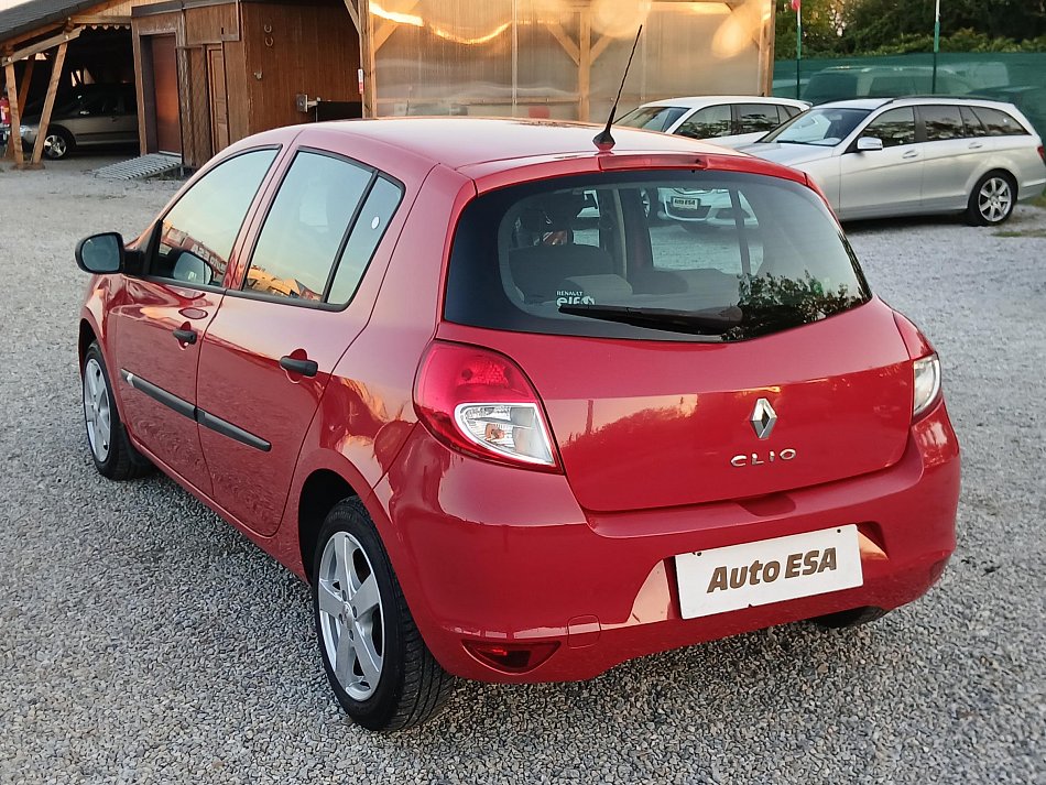 Renault Clio 1.2i 