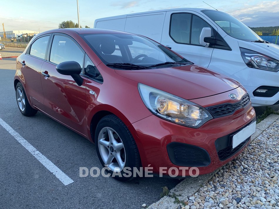 Kia Rio 1.3i 