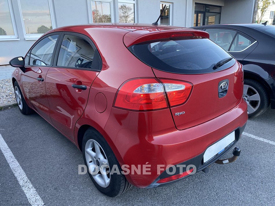 Kia Rio 1.3i 