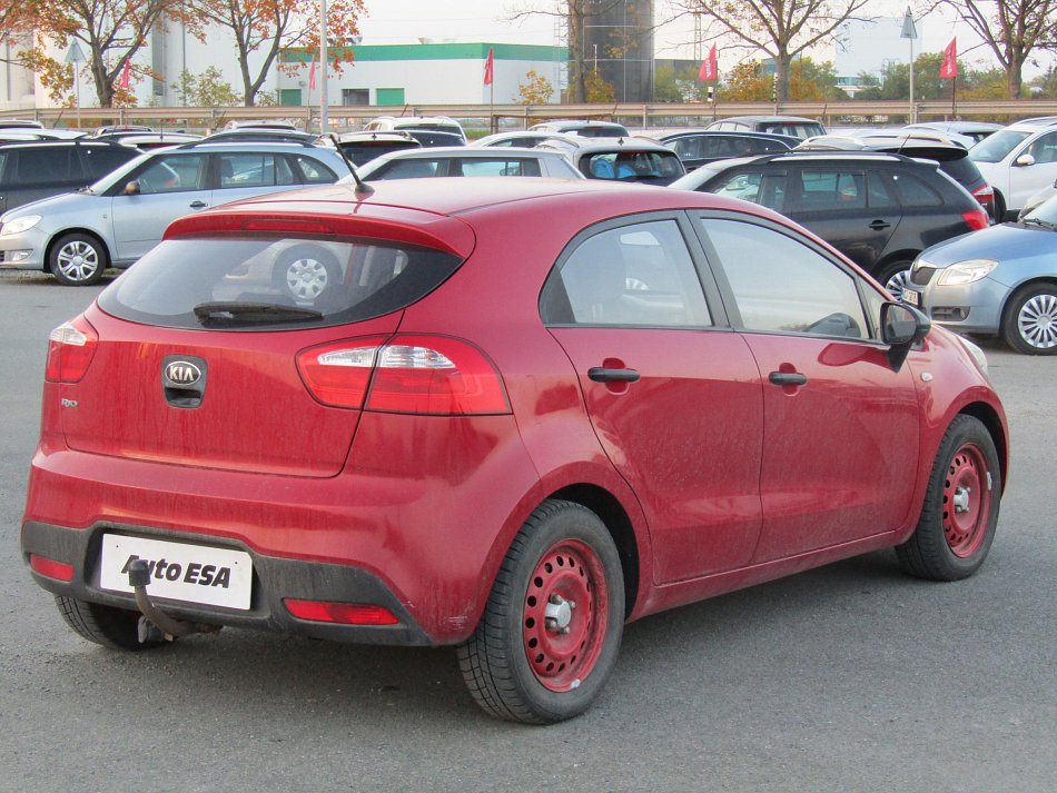 Kia Rio 1.3i 