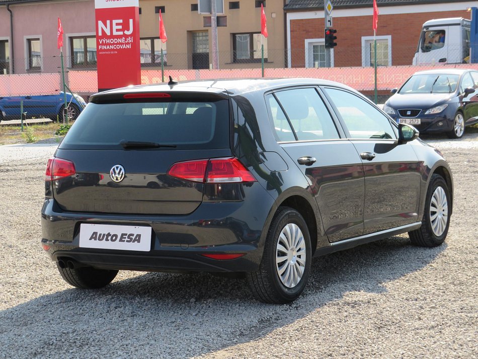 Volkswagen Golf 2.0 TDi 