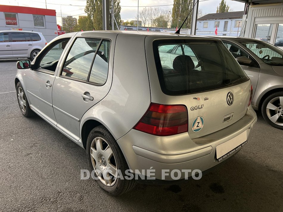 Volkswagen Golf 1.6i 16V 