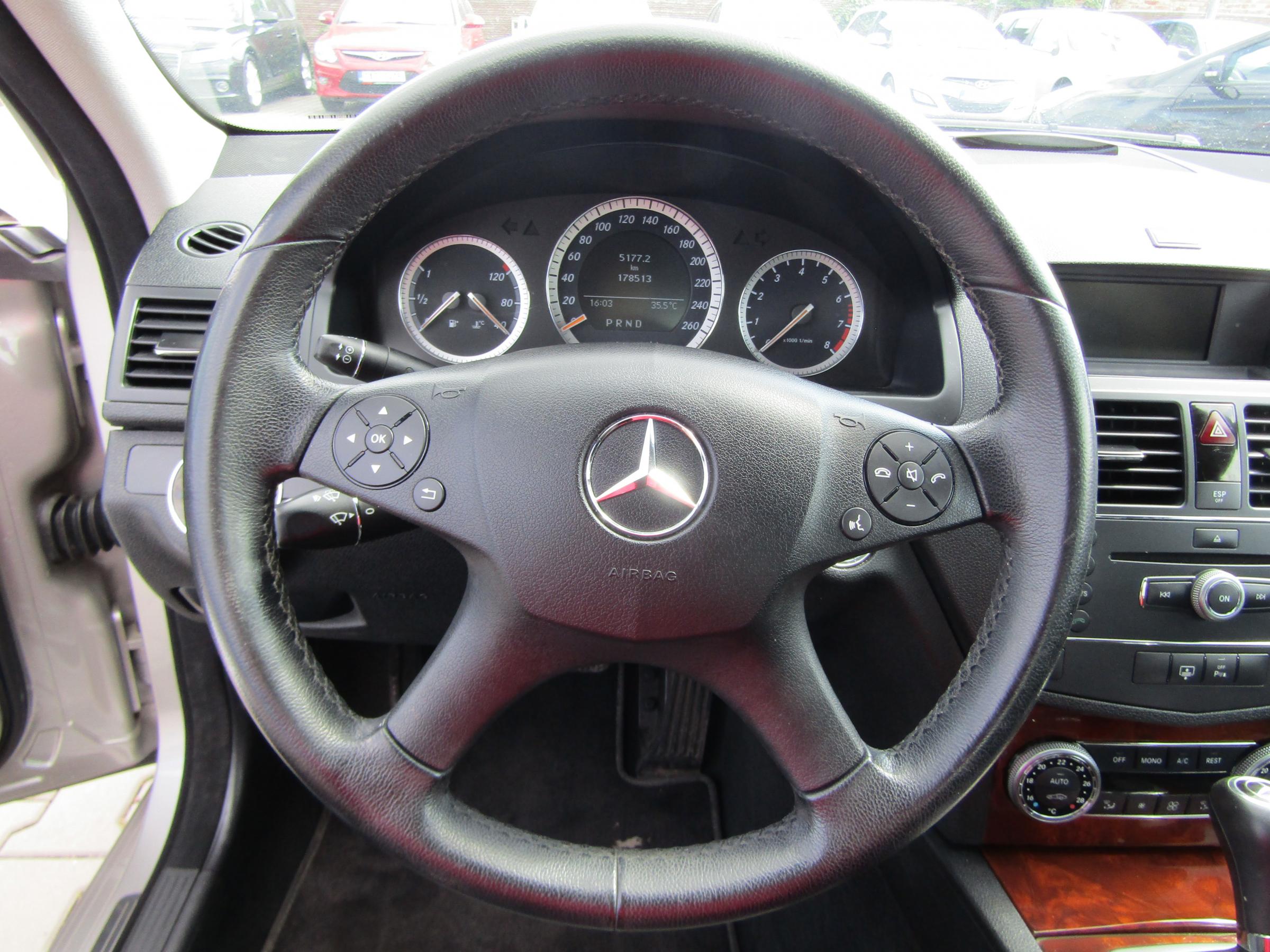 Mercedes-Benz Třída C, 2007 - pohled č. 12