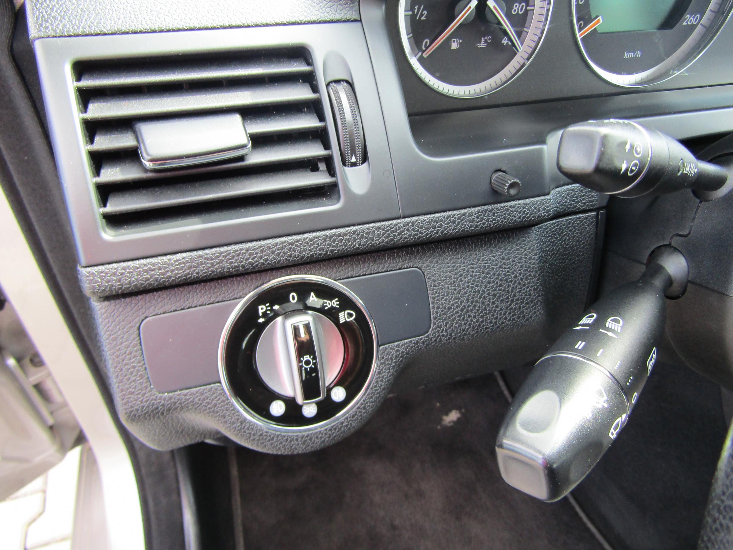 Mercedes-Benz Třída C, 2007 - pohled č. 16