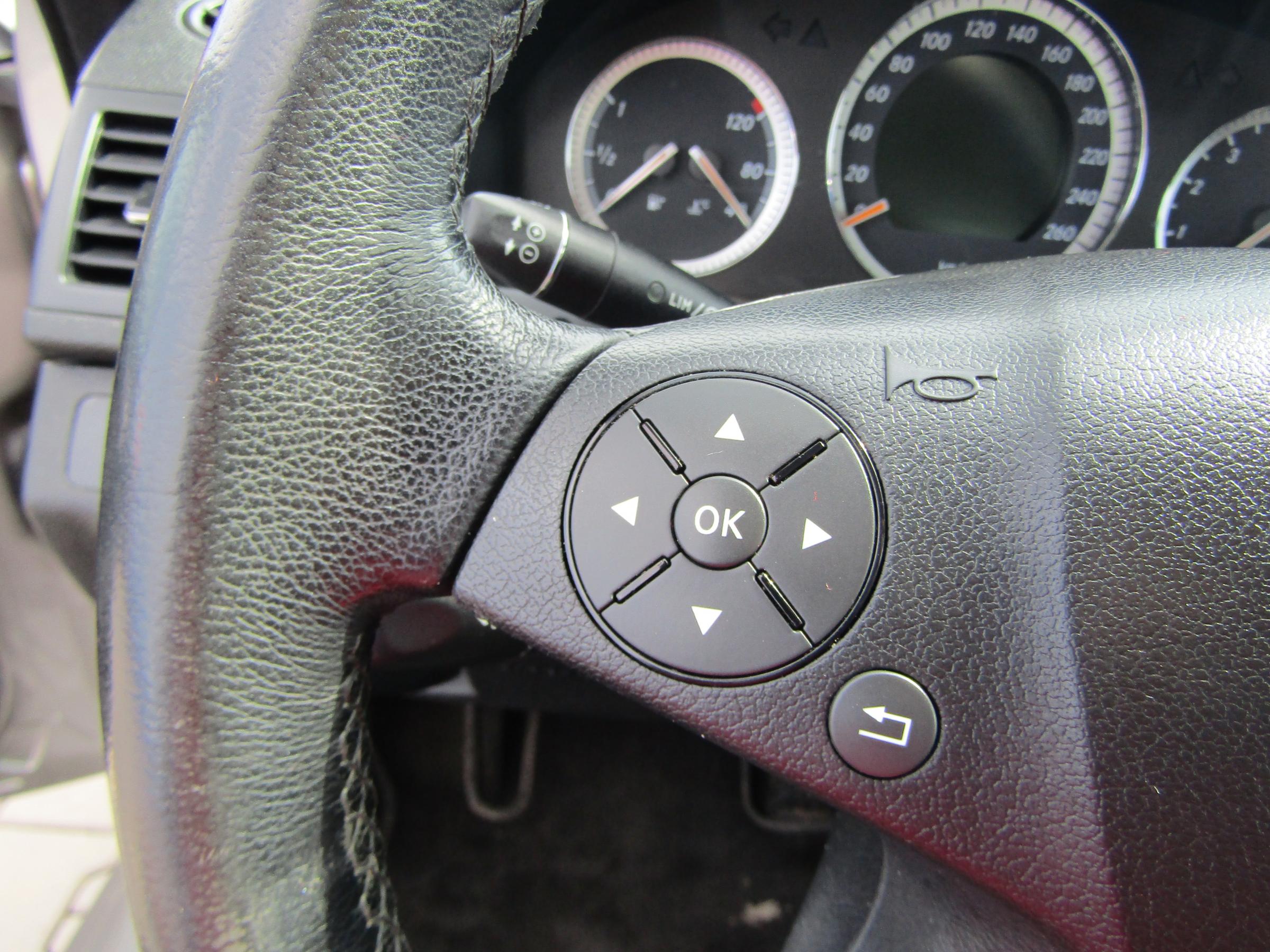 Mercedes-Benz Třída C, 2007 - pohled č. 17