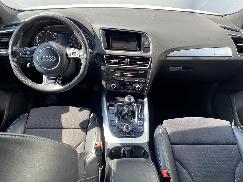 Audi Q5 2.0 TDi S-line quattro