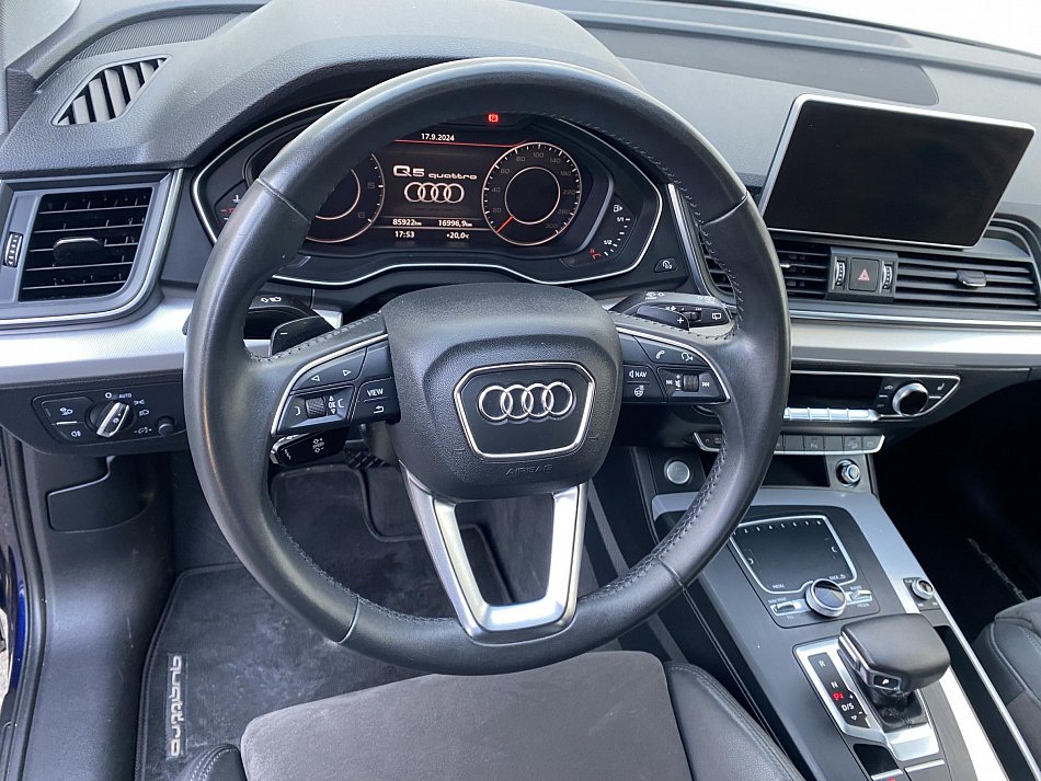 Audi Q5 2.0TDi  40TDi quattro