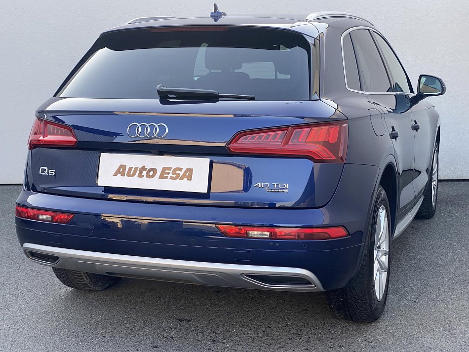 Audi Q5 2.0TDi  40TDi quattro