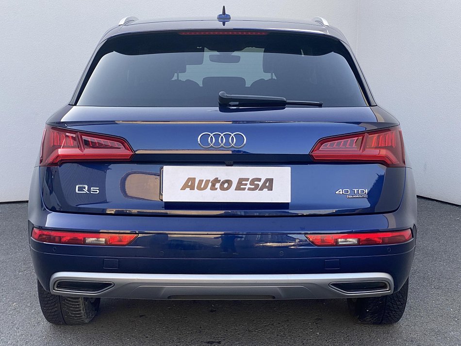 Audi Q5 2.0TDi  40TDi quattro