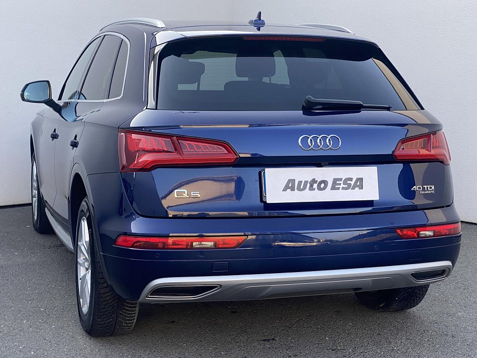 Audi Q5 2.0TDi  40TDi quattro