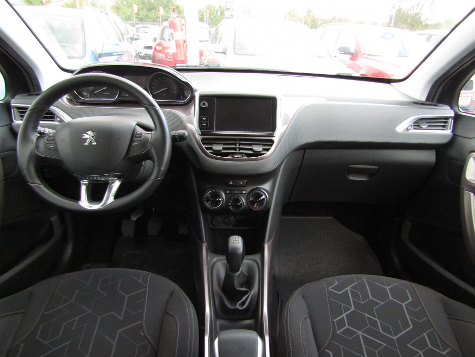 Peugeot 2008 1.2 PT 