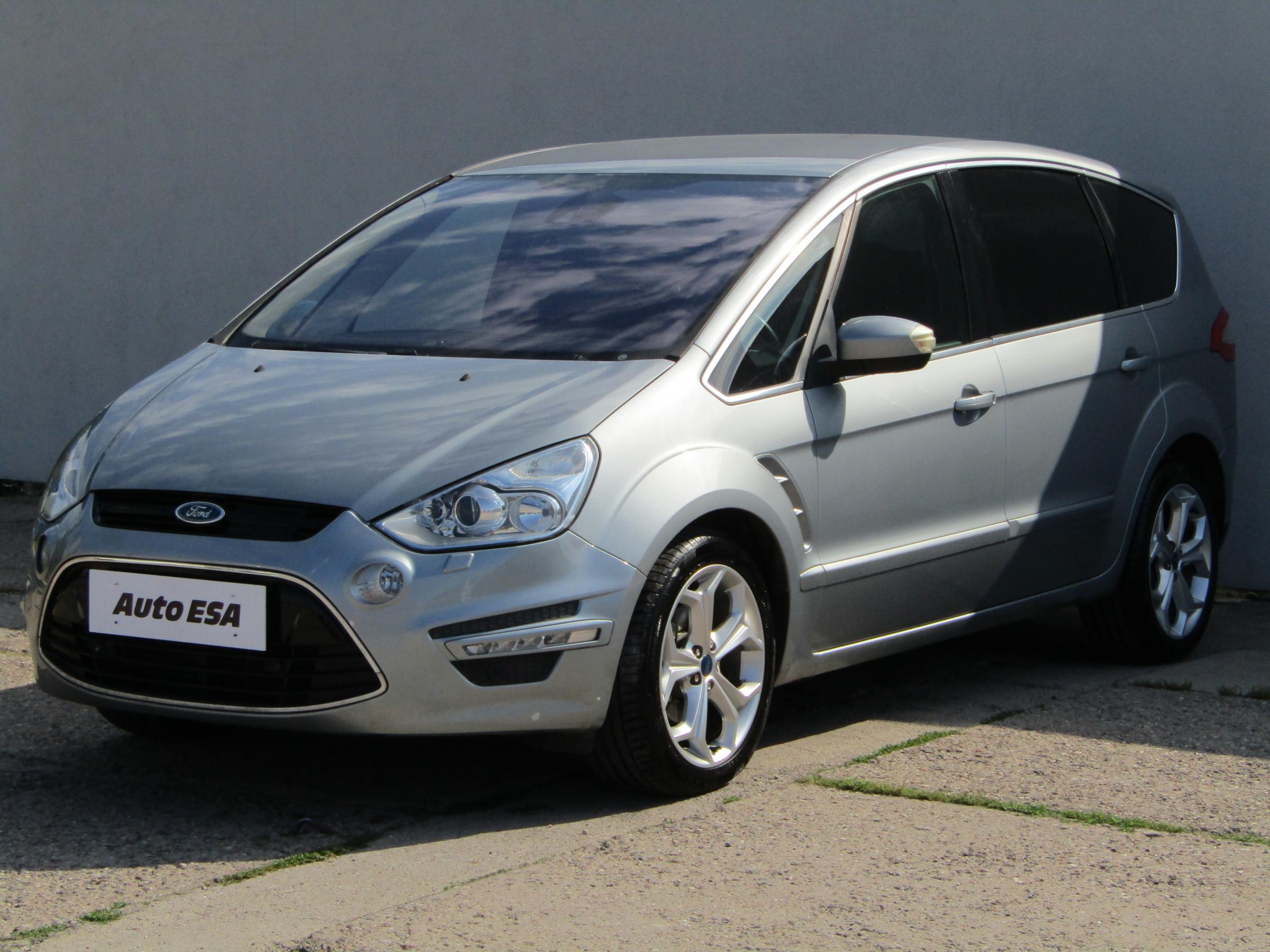 Ford S-MAX, 2012 - pohled č. 3