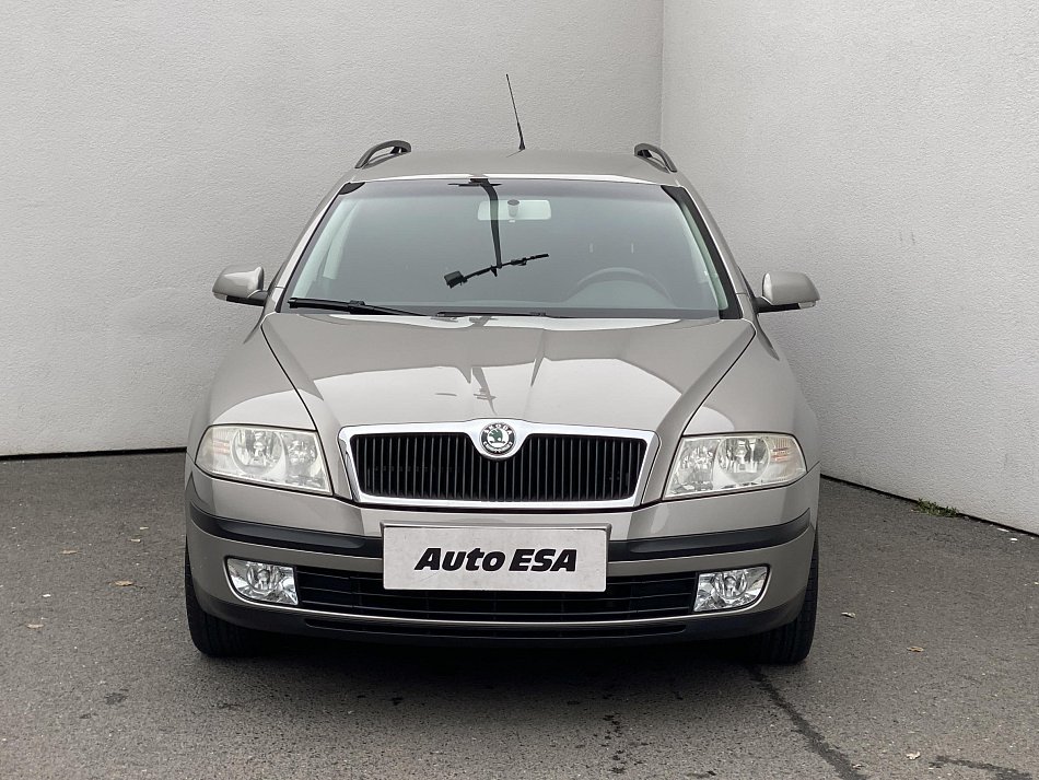 Škoda Octavia II 1.6 FSi Elegance