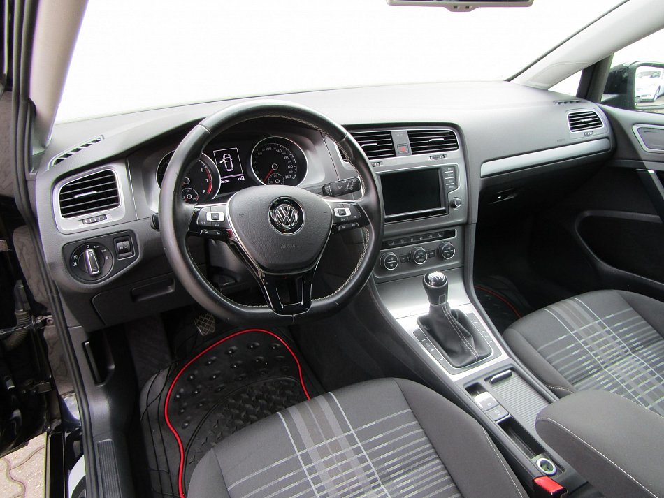 Volkswagen Golf 1.2TSI 