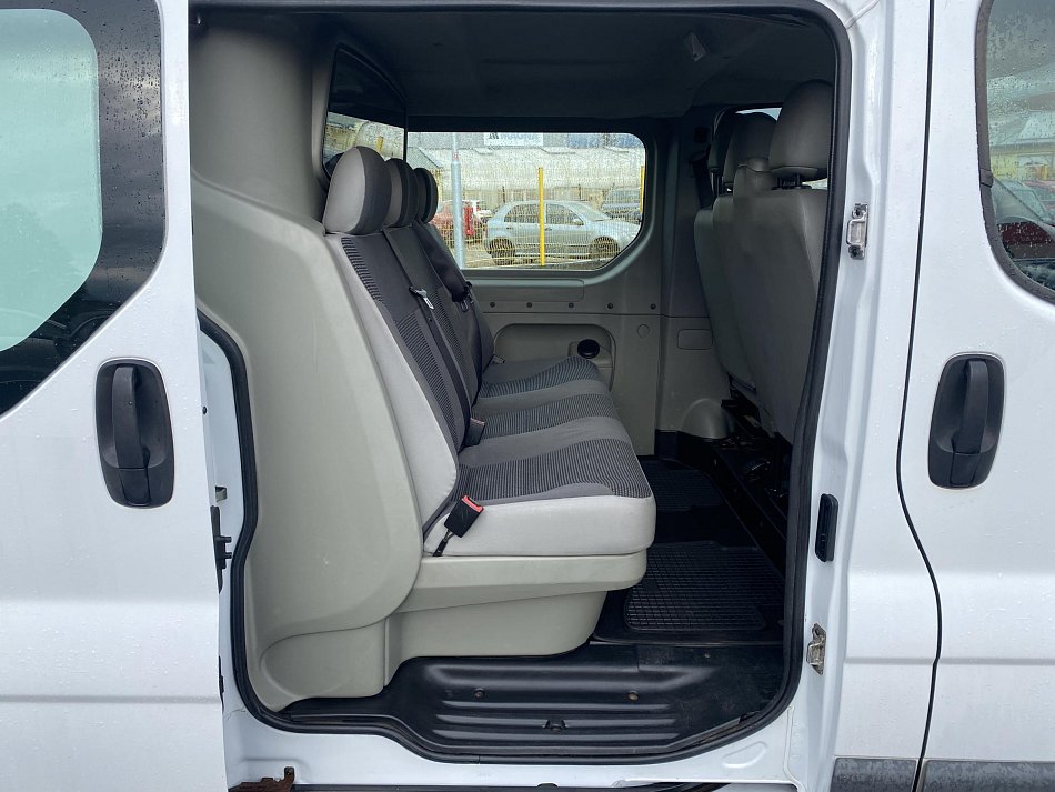 Opel Vivaro 2.0CDTi  6míst