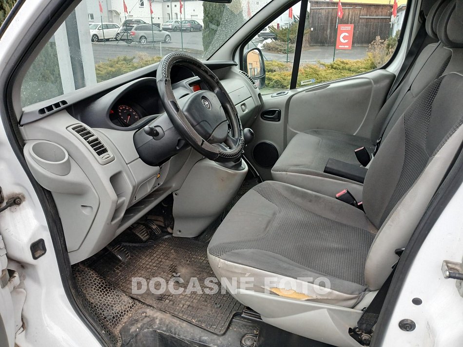 Opel Vivaro 2.0CDTi  6míst