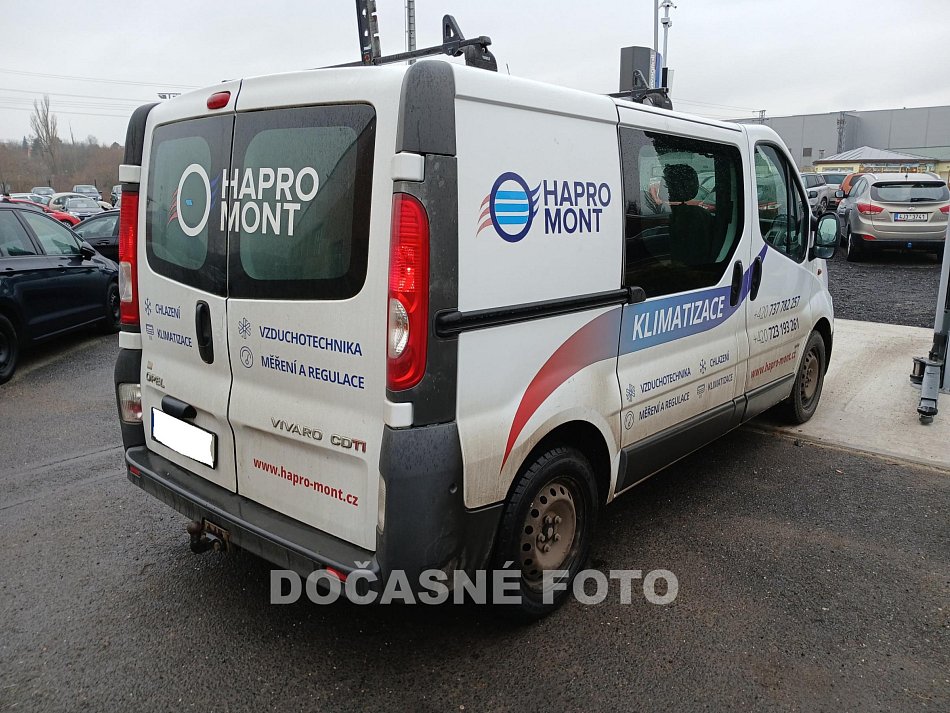 Opel Vivaro 2.0CDTi  6míst