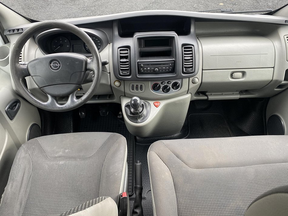 Opel Vivaro 2.0CDTi  6míst