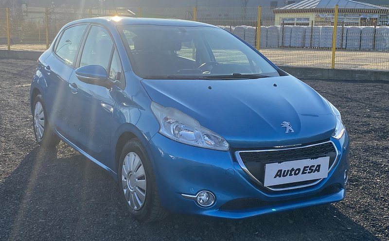 Peugeot 208 1.2i 