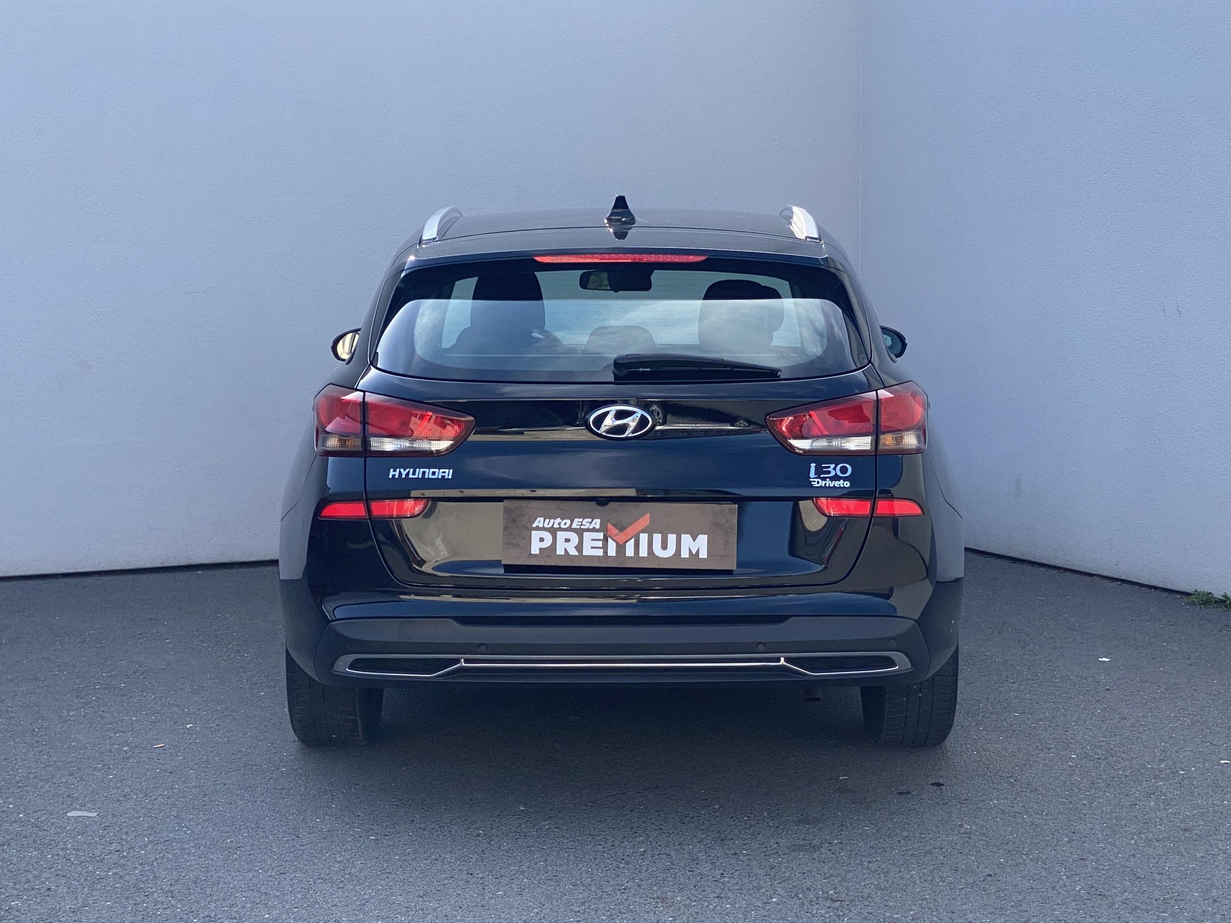 Hyundai i30, 2022 - pohled č. 5