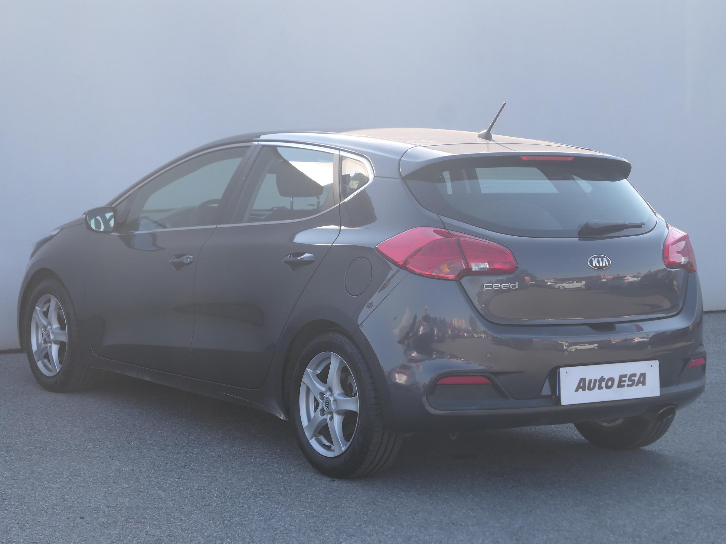 Kia Cee´d, 2012 - pohled č. 6