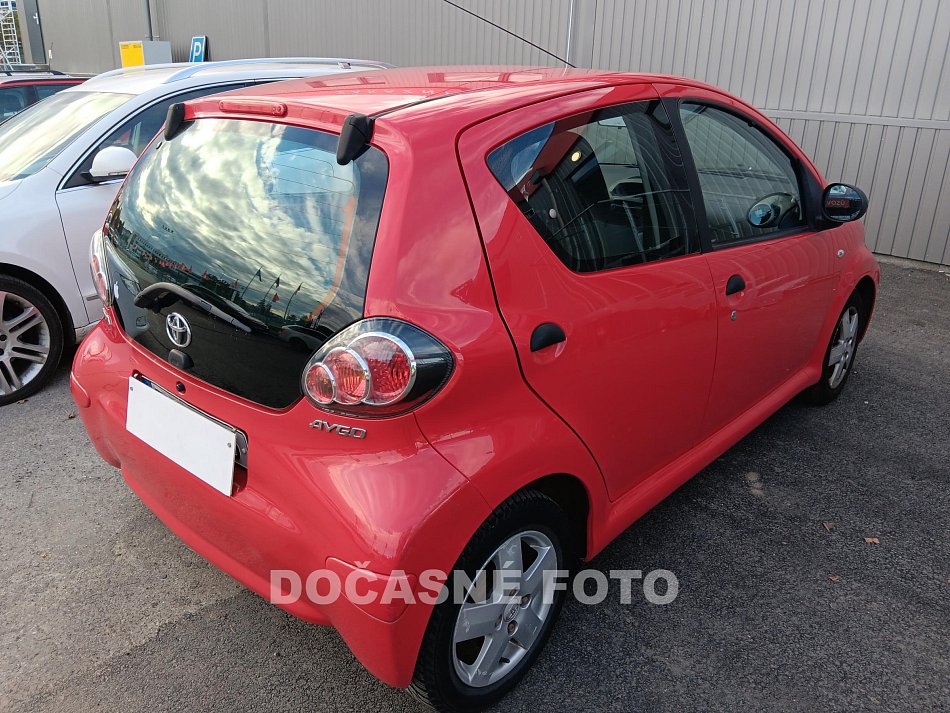 Toyota Aygo 1.0i 