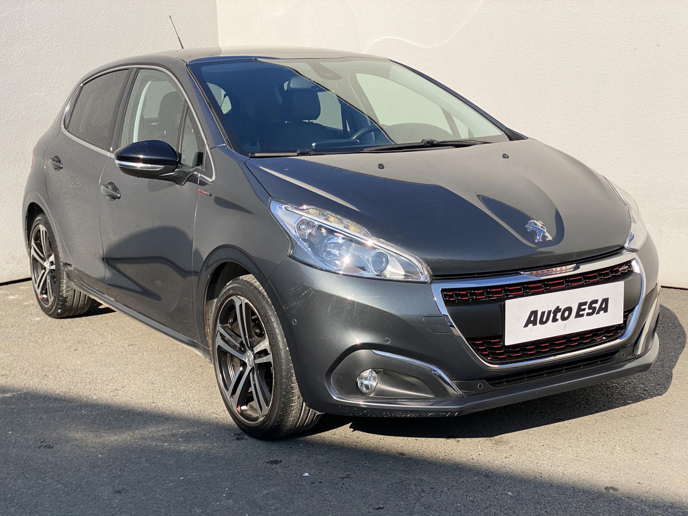 Peugeot 208, 2015