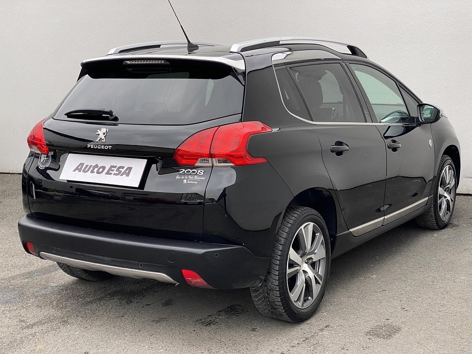 Peugeot 2008 1.2 PT Crossway