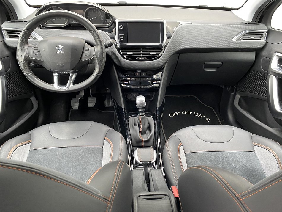 Peugeot 2008 1.2 PT Crossway