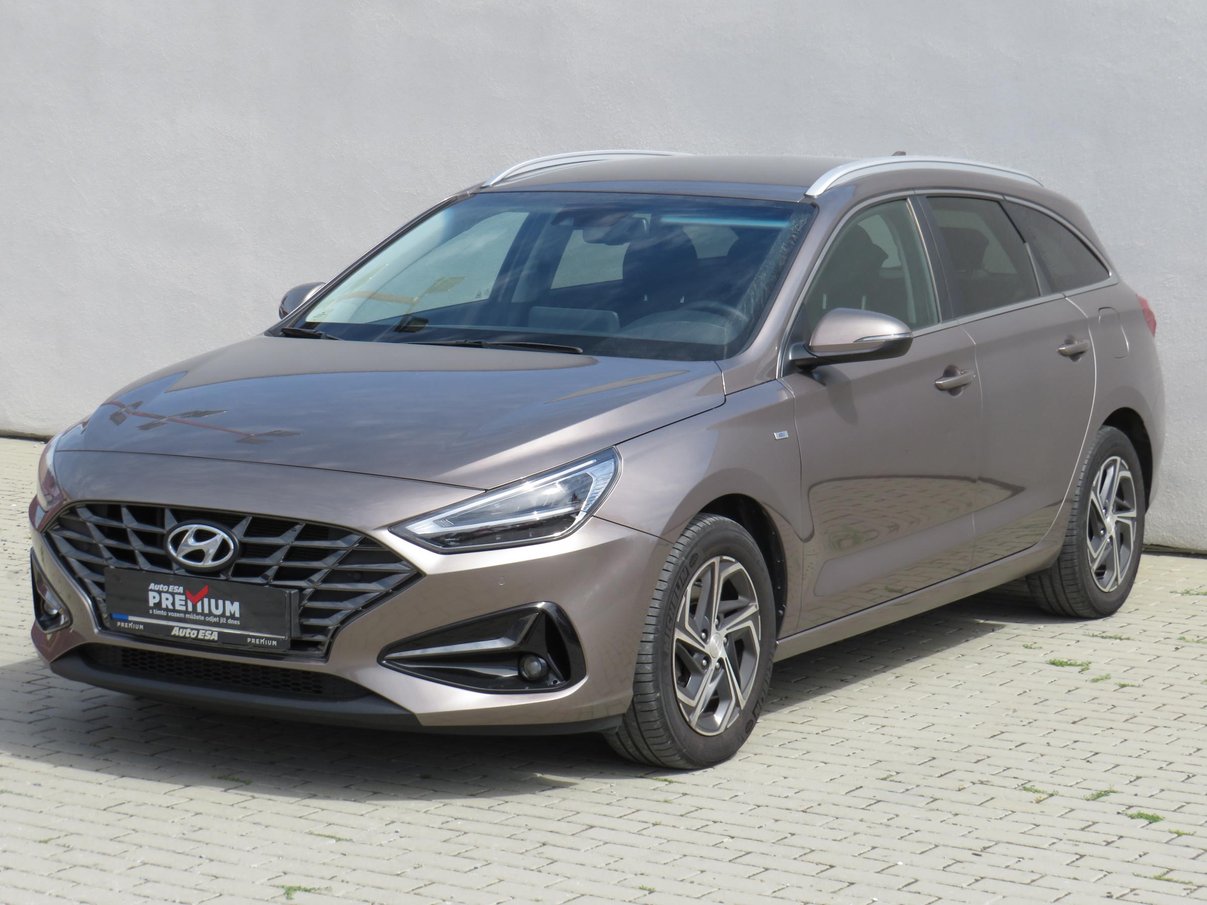 Hyundai i30, 2020 - pohled č. 3