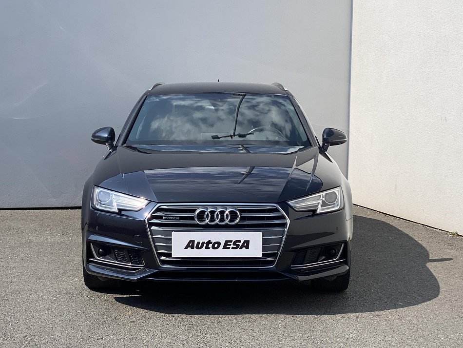 Audi A4 2.0 TDi S-line quattro