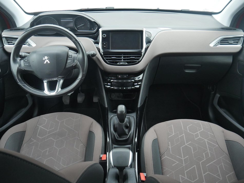 Peugeot 2008 1.2 PT 