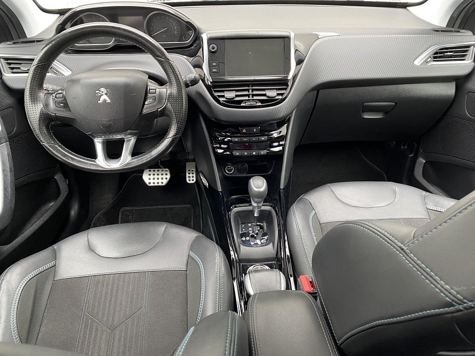 Peugeot 2008 1.2PT Crossway