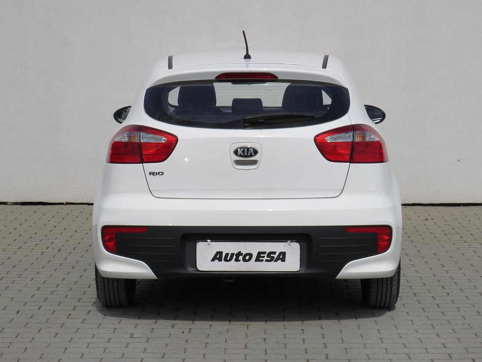 Kia Rio 1.3i 