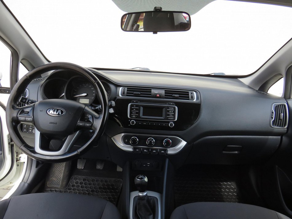 Kia Rio 1.3i 