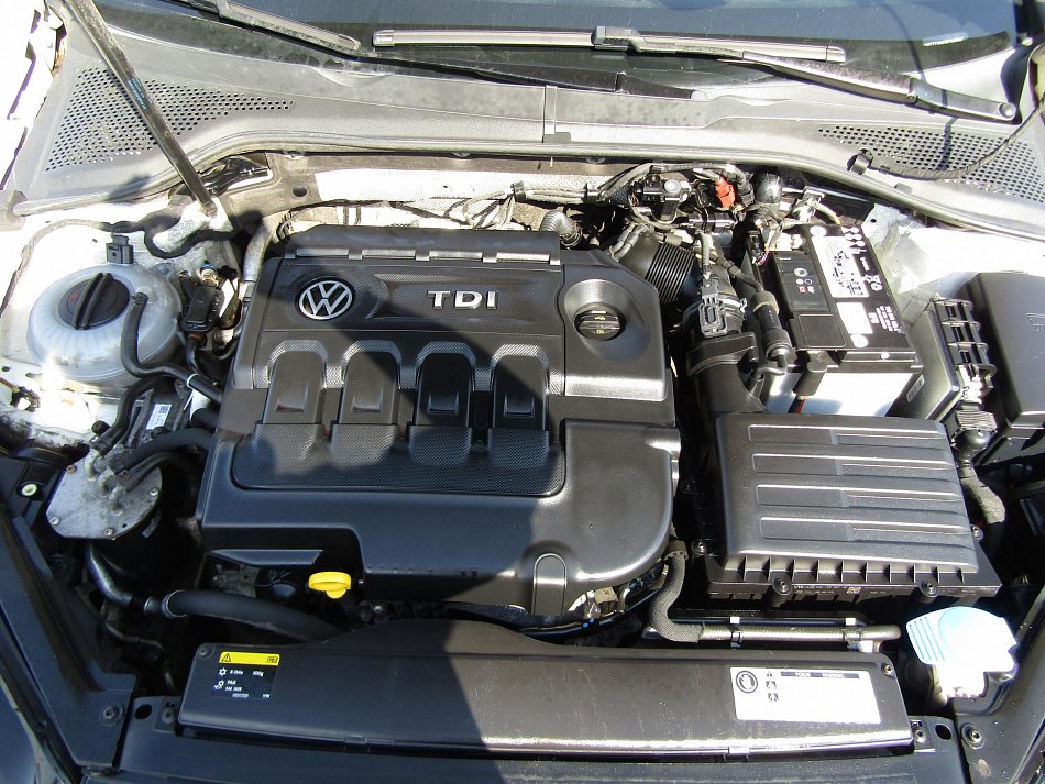 Volkswagen Golf 1.6 TDi 