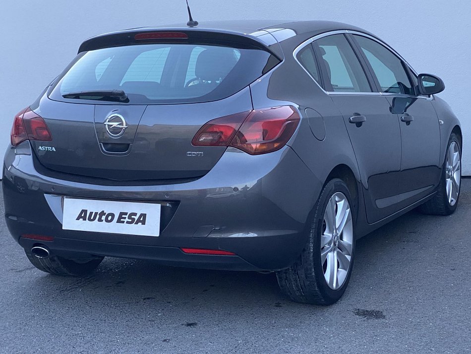 Opel Astra 2.0 CDTi 